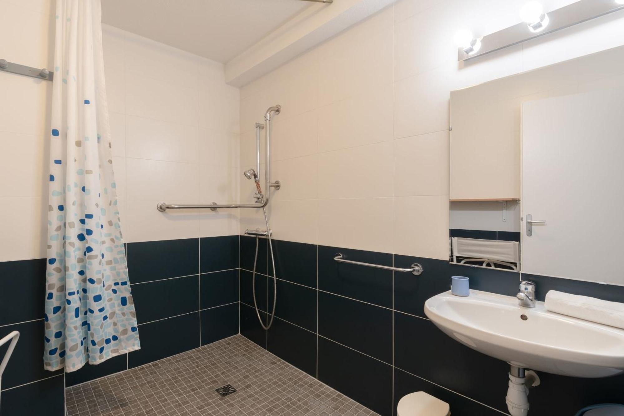 Bel appartement dans une Residence avec piscine Pornic Extérieur photo